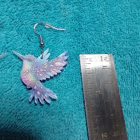 Cute colorful hummingbird wire dangle earrings pink purple yellow - Picture 2 of 3